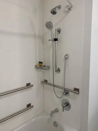 Standard Oda, 1 En Büyük (King) Boy Yatak, Engellilere Uygun (Refrigerator & Microwave)
