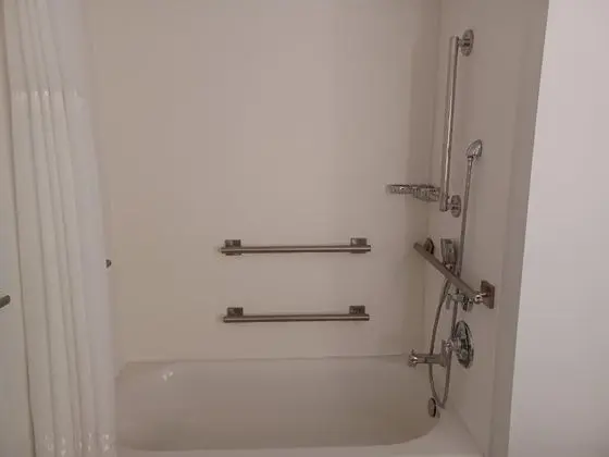 Standard Oda, 1 En Büyük (King) Boy Yatak, Engellilere Uygun (Refrigerator & Microwave)