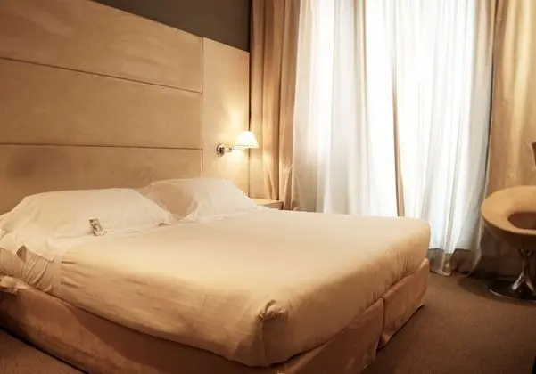 Standard Oda, 1 Büyük (Queen) Boy Yatak, Sigara İçilmez (Twin bed on request)