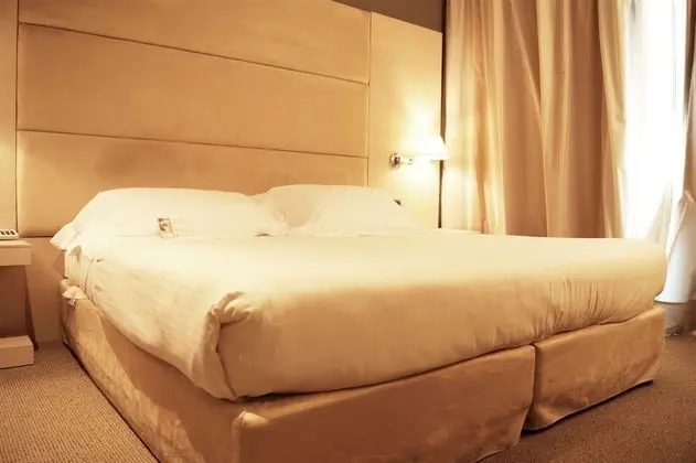 Standard Oda, 1 Büyük (Queen) Boy Yatak, Sigara İçilmez (Twin bed on request)