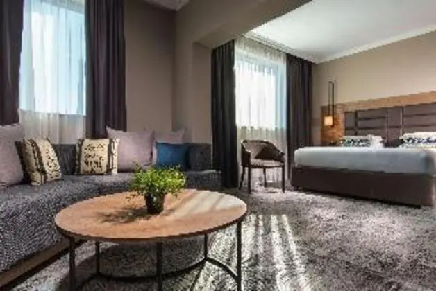 SUITE