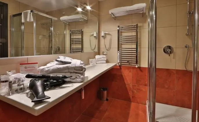 Junior Süit, 1 En Büyük (King) Boy Yatak, Sigara İçilmez