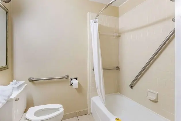 Standard Oda, 1 En Büyük (King) Boy Yatak, Engellilere Uygun, Buzdolabı ve Mikrodalga