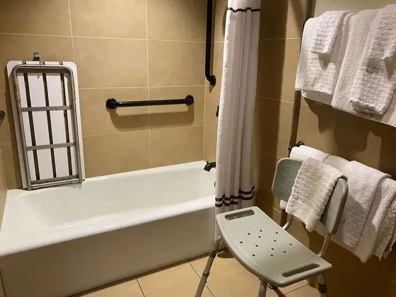 Standard Oda, 2 Büyük (Queen) Boy Yatak, Engellilere Uygun, Sigara İçilmez