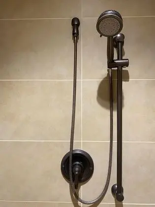 Standard Oda, 2 Büyük (Queen) Boy Yatak, Engellilere Uygun, Sigara İçilmez