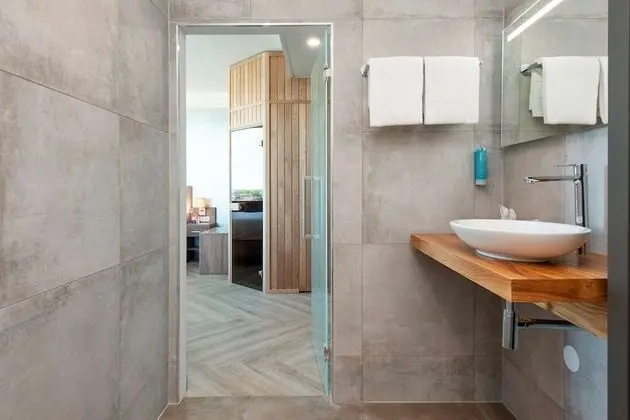 Velvet Wellness King Room