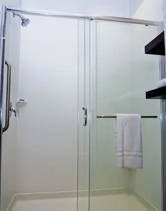 Süit, 1 En Büyük (King) Boy Yatak, Sigara İçilmez, Buzdolabı ve Mikrodalga