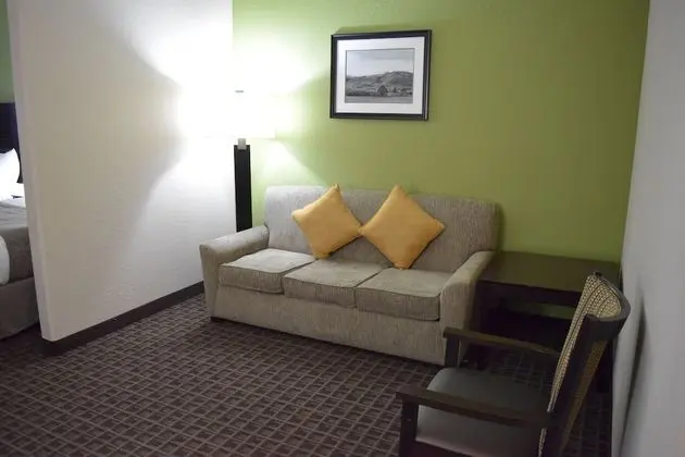 Süit, 2 Büyük (Queen) Boy Yatak, Sigara İçilmez, Buzdolabı ve Mikrodalga