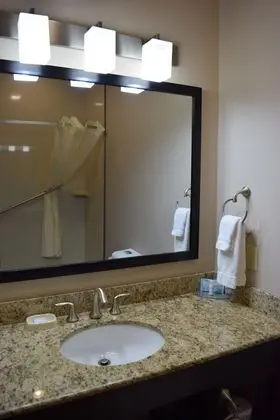 Süit, 2 Büyük (Queen) Boy Yatak, Sigara İçilmez, Buzdolabı ve Mikrodalga