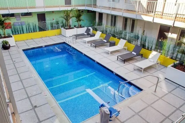 Deluxe Tek Büyük Yataklı Oda, 2 Çift Kişilik Yatak