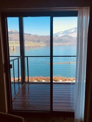 Deluxe Oda, 2 Büyük (Queen) Boy Yatak, Küvet, Nehir Manzaralı (Pet Friendly by Request)