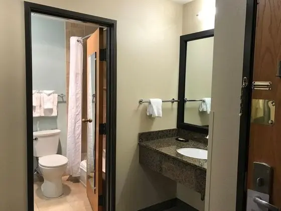 Deluxe Oda, 2 Büyük (Queen) Boy Yatak, Küvet, Nehir Manzaralı (Pet Friendly by Request)