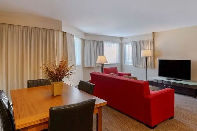 Süit, 1 Büyük (Queen) Boy Yatak, Veranda, Nehir Manzaralı (Sitting Area, No Pets)