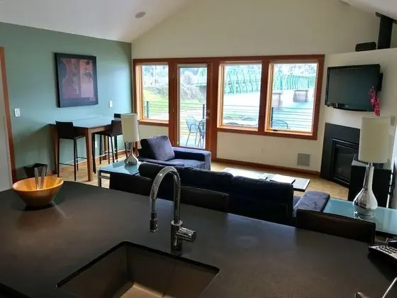 Süit, Birden Çok Yatak, Nehir Manzaralı