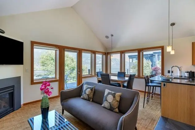 Süit, Birden Çok Yatak, Nehir Manzaralı