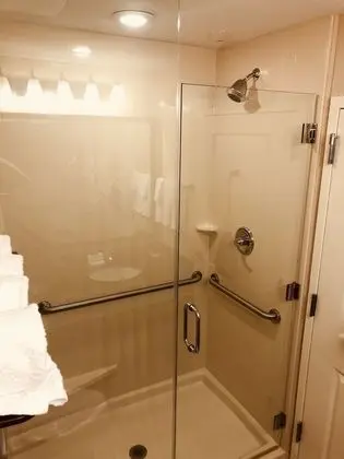 Standard Oda, 2 Büyük (Queen) Boy Yatak, Sigara İçilmez, Buzdolabı ve Mikrodalga (Shower Only)