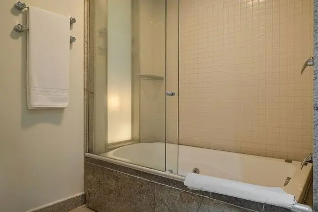 Deluxe Oda, 1 En Büyük (King) Boy Yatak