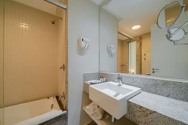 Deluxe Oda, 1 En Büyük (King) Boy Yatak