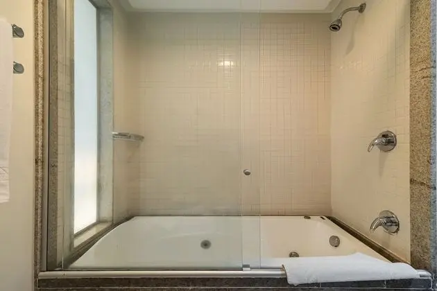 Deluxe Oda, 1 En Büyük (King) Boy Yatak