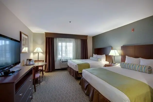 Süit, 2 Büyük (Queen) Boy Yatak, Sigara İçilmez, Buzdolabı ve Mikrodalga (with Sofabed)