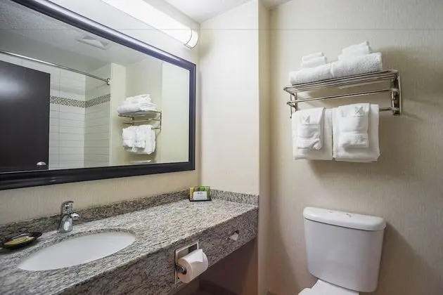 Standard Oda, 2 Büyük (Queen) Boy Yatak, Sigara İçilmez, Buzdolabı ve Mikrodalga (Pet Friendly)