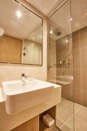 Deluxe Oda, Birden Çok Yatak, Sigara İçilmez