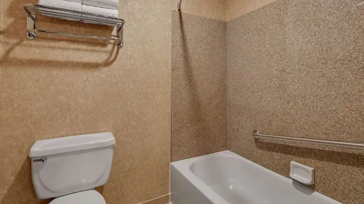 Standard Oda, 2 Büyük (Queen) Boy Yatak, Sigara İçilmez, Buzdolabı ve Mikrodalga