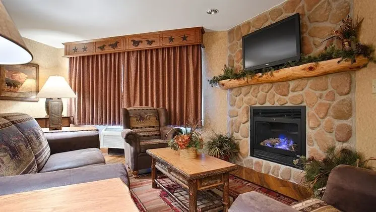 Süit, 1 En Büyük (King) Boy Yatak, Sigara İçilmez, Sıcak Su Küveti (with Sofabed)