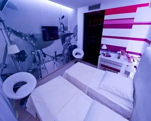 Premium Oda, 2 Tek Kişilik Yatak, Sigara İçilmez, Buzdolabı