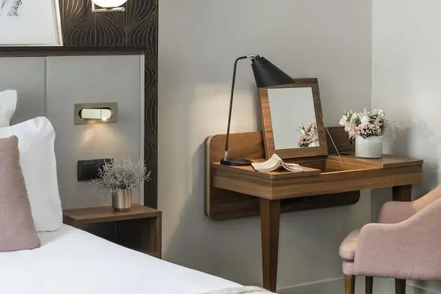 Junior Süit, 1 En Büyük (King) Boy Yatak, Sigara İçilmez (with Sofabed)