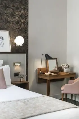 Junior Süit, 1 En Büyük (King) Boy Yatak, Sigara İçilmez (with Sofabed)