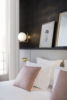 Junior Süit, 1 En Büyük (King) Boy Yatak, Sigara İçilmez (with Sofabed)