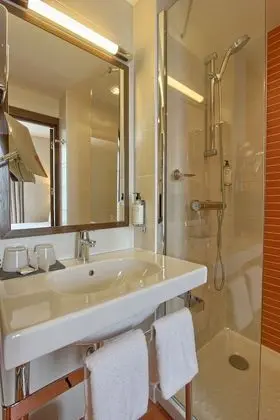 Comfort Oda, 1 Büyük (Queen) Boy Yatak