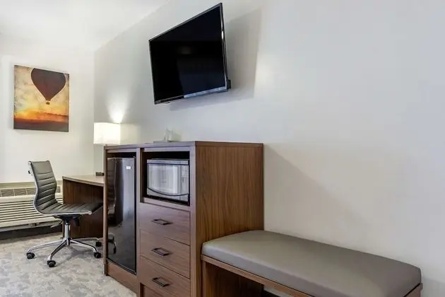 Standard Oda, 1 En Büyük (King) Boy Yatak, Sıcak Su Küveti, Göl Manzaralı