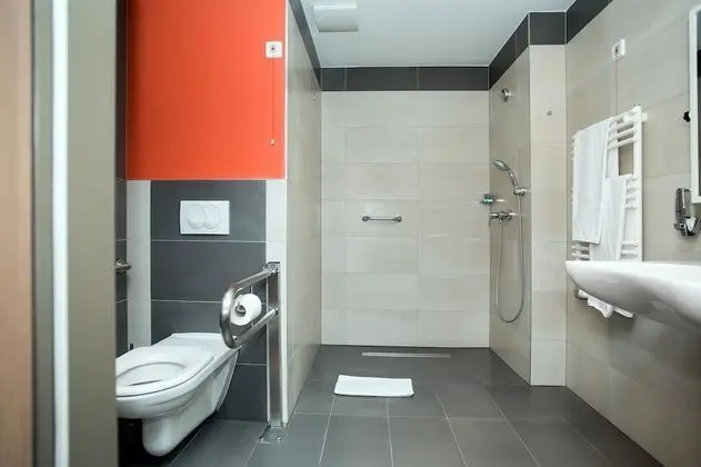 Standard Oda, 1 En Büyük (King) Boy Yatak, Göl Manzaralı (Quiet Location)