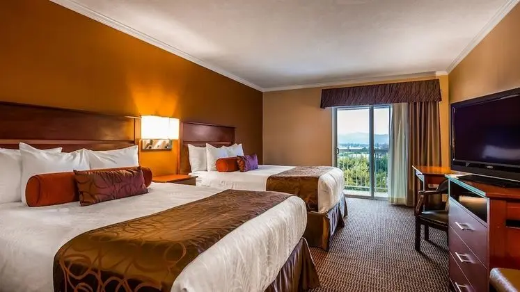 Standard Oda, 2 Büyük (Queen) Boy Yatak, Sigara İçilmez, Balkon (Fees apply over 2 adults)