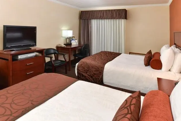 Standard Oda, 2 Büyük (Queen) Boy Yatak, Sigara İçilmez, Balkon (Fees apply over 2 adults)