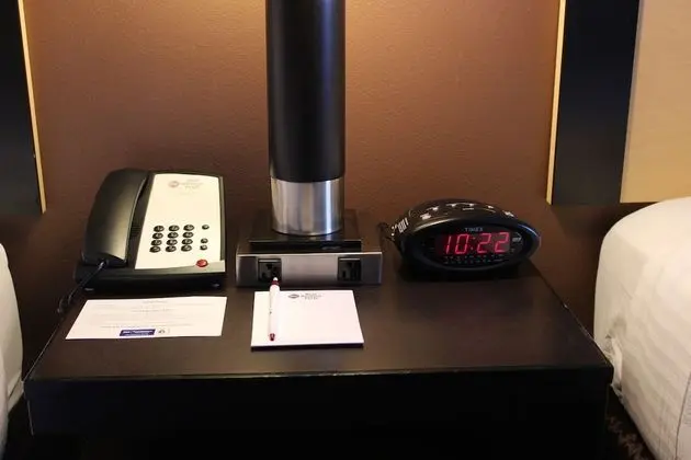 Standard Oda, 2 Büyük (Queen) Boy Yatak, Sigara İçilmez, Buzdolabı ve Mikrodalga (Pet Friendly)