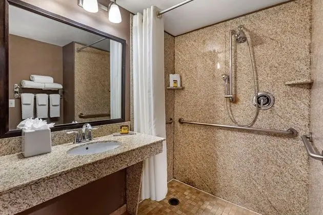 Standard Oda, 2 Büyük (Queen) Boy Yatak, Engellilere Uygun, Sigara İçilmez