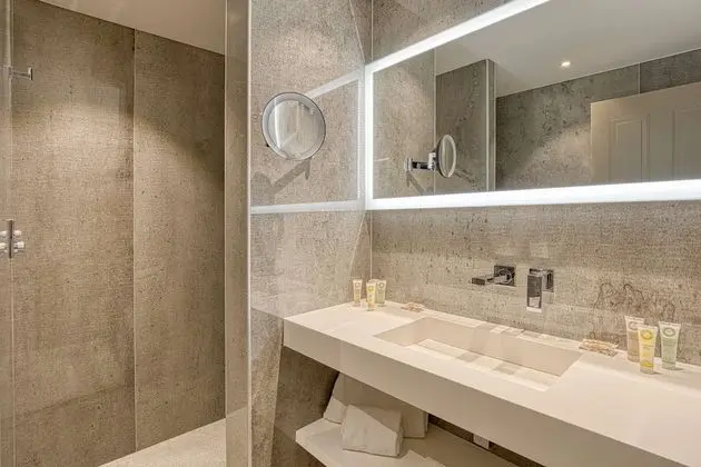 Classic Oda, 1 En Büyük (King) Boy Yatak, Sigara İçilmez, Şehir Manzaralı
