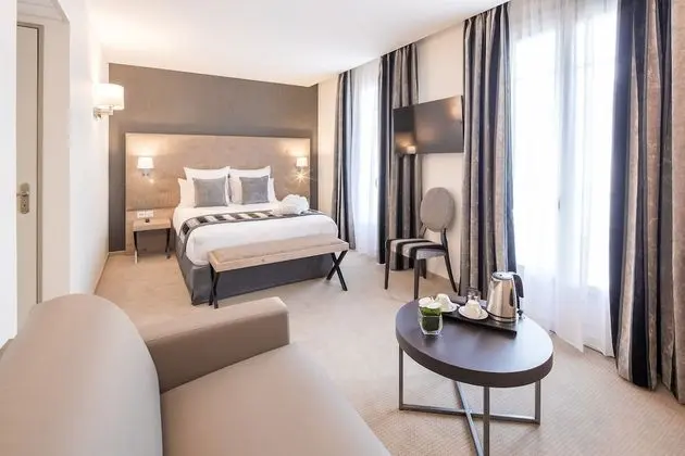 Deluxe Tek Büyük Yataklı Oda