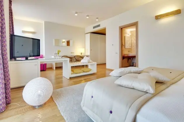 Deluxe Oda, 1 En Büyük (King) Boy Yatak (Living Room)