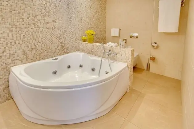 Deluxe Oda, 1 En Büyük (King) Boy Yatak (Living Room)