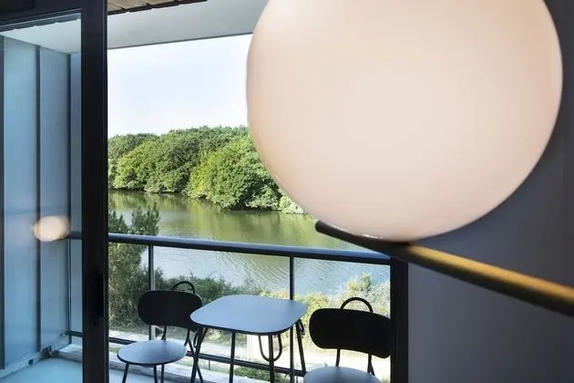 Deluxe Oda, 1 Büyük (Queen) Boy Yatak, Sigara İçilebilir, Göl Manzaralı (Twin bed on request)