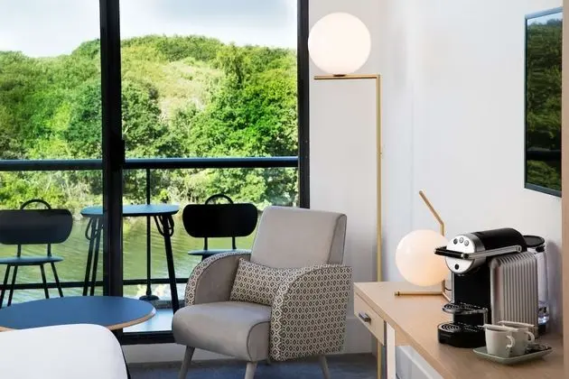 Deluxe Oda, 1 Büyük (Queen) Boy Yatak, Sigara İçilebilir, Göl Manzaralı (Twin bed on request)