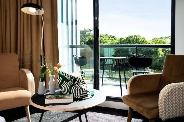 Deluxe Oda, 1 Büyük (Queen) Boy Yatak, Sigara İçilebilir, Göl Manzaralı (Twin bed on request)