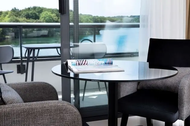 Superior Oda, 1 Büyük (Queen) Boy Yatak, Sigara İçilebilir, Göl Manzaralı (Twin bed on request)