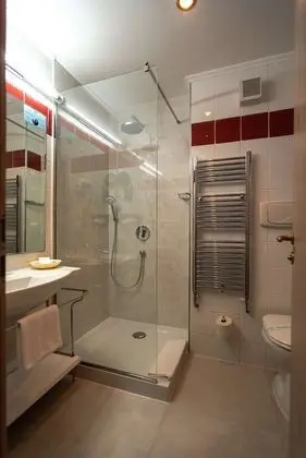 Standard Oda, 1 En Büyük (King) Boy Yatak, Sigara İçilmez (Shower Only)
