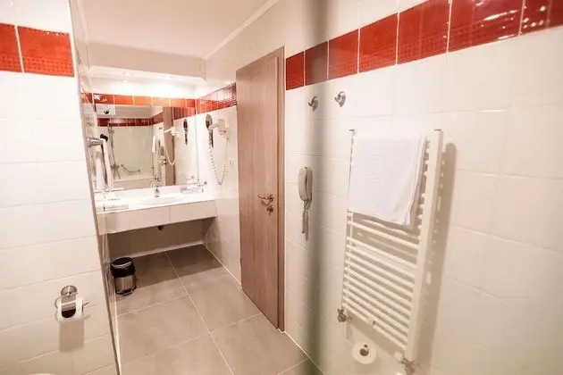 Standard Oda, 1 En Büyük (King) Boy Yatak, Sigara İçilmez (Shower Only)