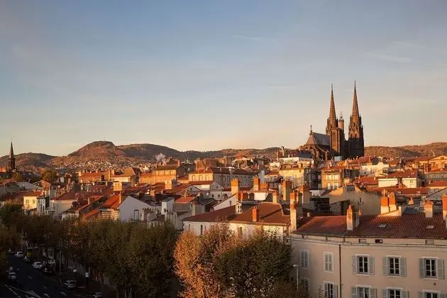 Superior Oda, 1 Büyük (Queen) Boy Yatak, Balkon, Dağ Manzaralı (Vue sur Puy de Dôme & la Cathédrale)